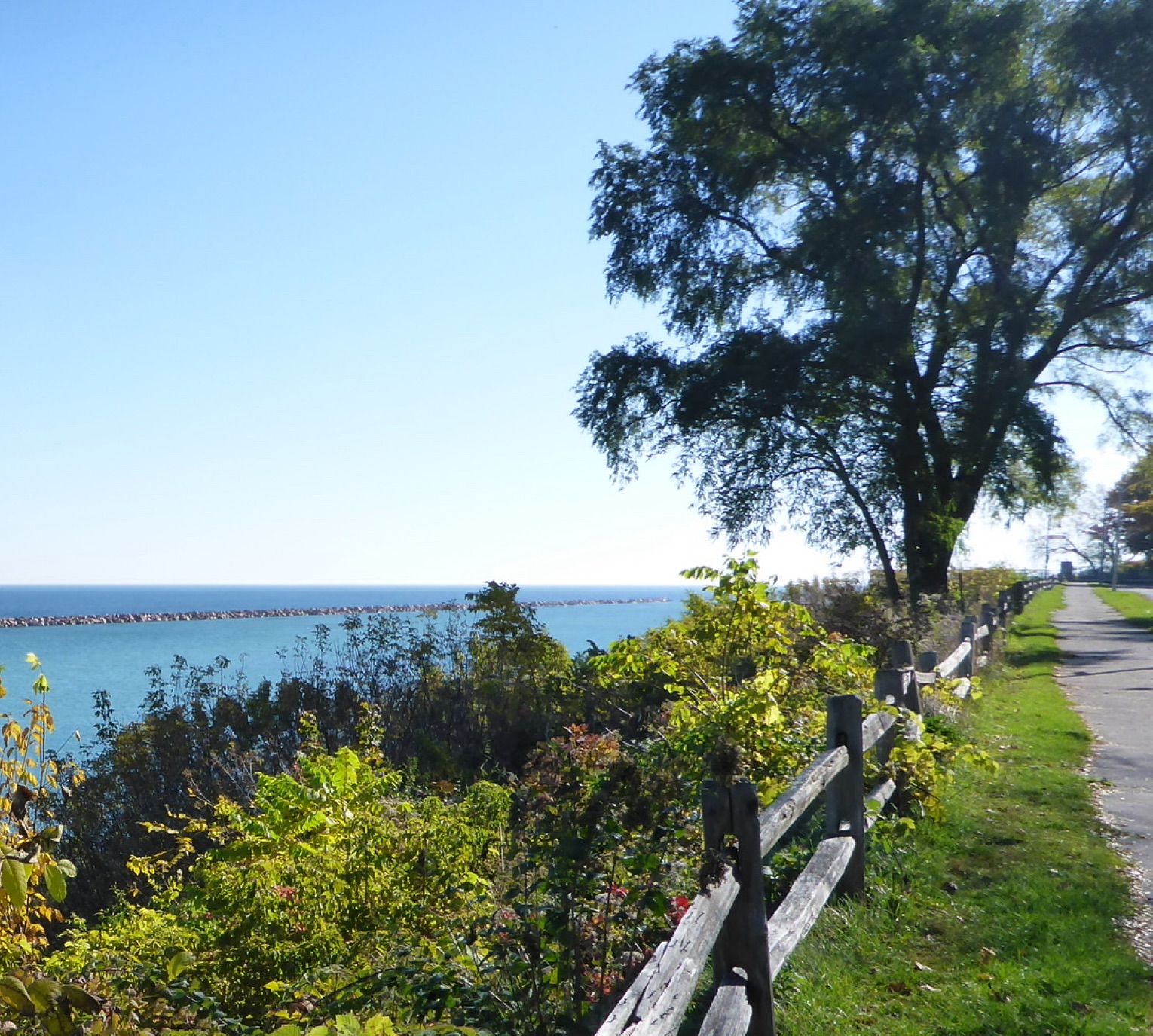 South-west view from the sidewalk in 2014, open to the lake